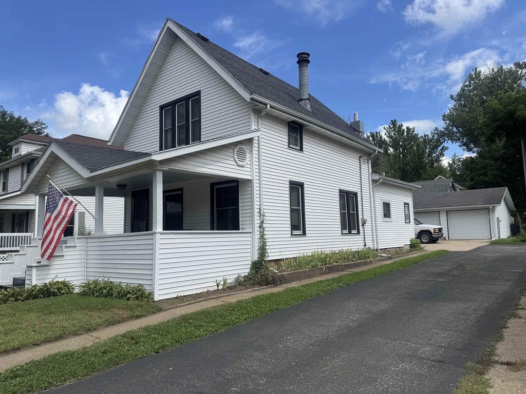 Photo of 679 N Central AVENUE, Richland Center, WI 53581 (MLS # 2032133)