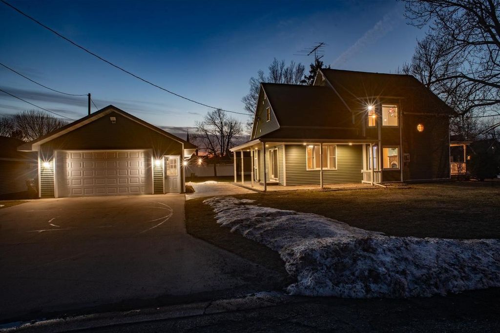 Photo of 215 E Alfred STREET, Weyauwega, WI 54983 (MLS # 50322777)