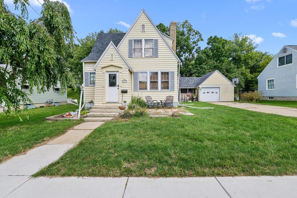 Photo of 121 Juneau STREET, Horicon, WI 53032 (MLS # 1941564)