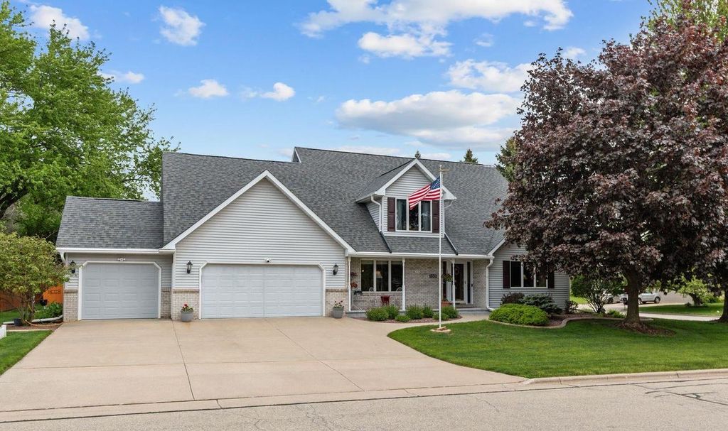 Photo of 130 Hilltop DRIVE, Neenah, WI 54956 (MLS # 50326145)
