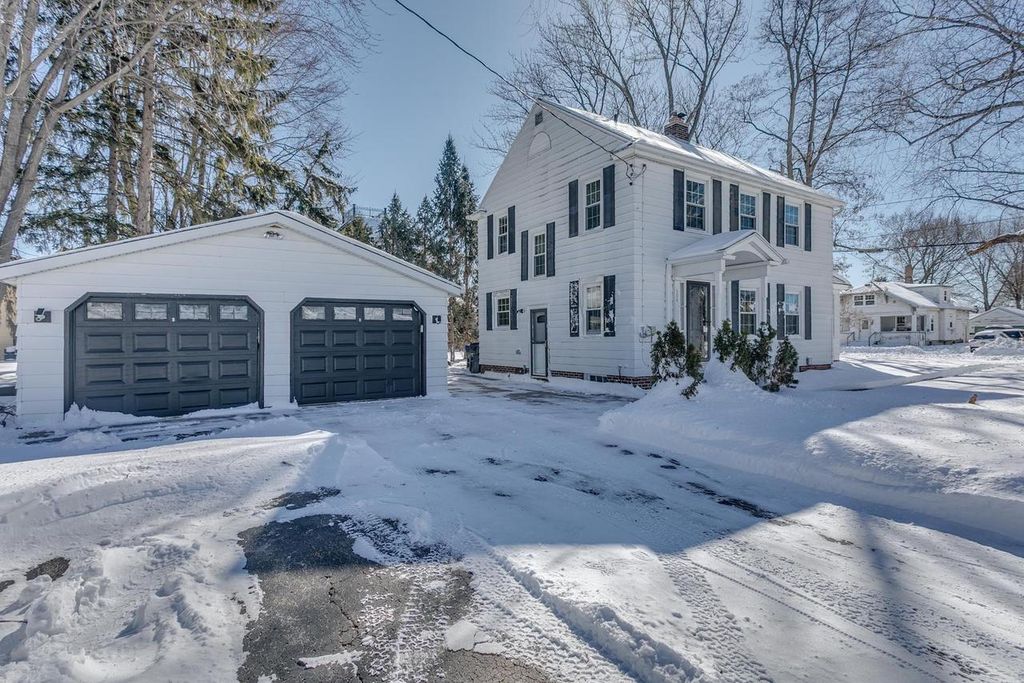 Photo of 504 E Forest AVENUE, Neenah, WI 54956 (MLS # 50322369)