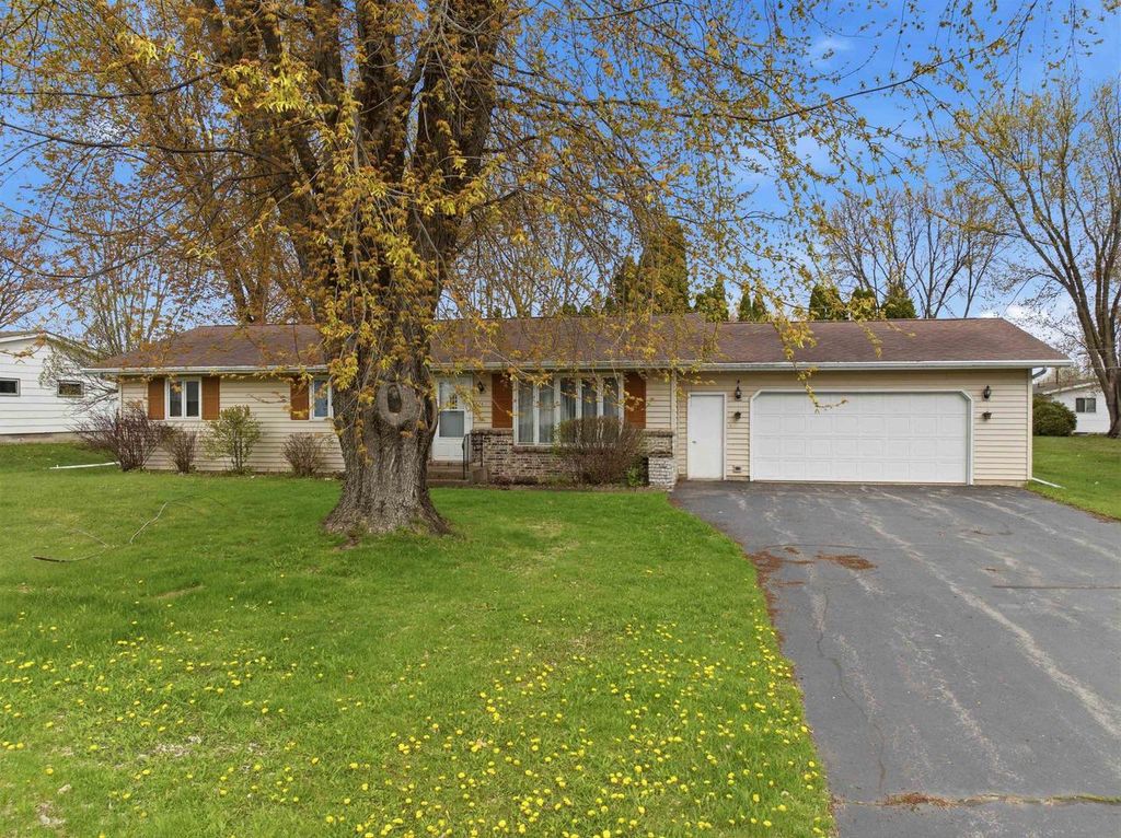 Photo of 606 E Clark STREET, Spencer, WI 54479 (MLS # 22601829)