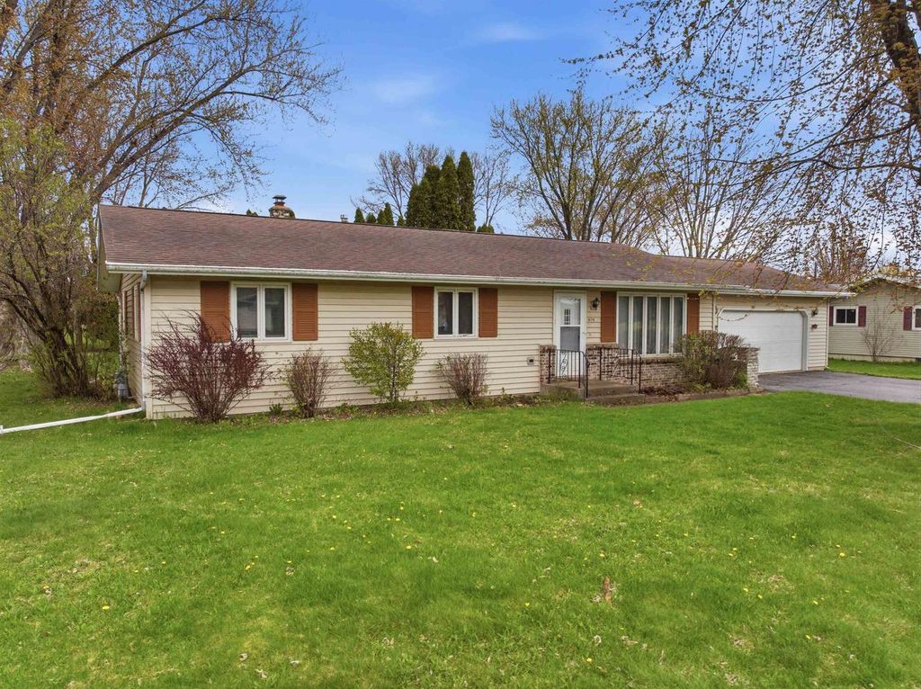 Photo of 606 E Clark STREET, Spencer, WI 54479 (MLS # 22601829)