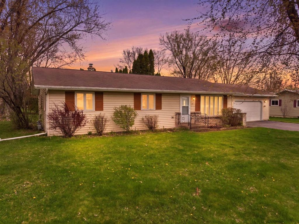 Photo of 606 E Clark STREET, Spencer, WI 54479 (MLS # 22601829)