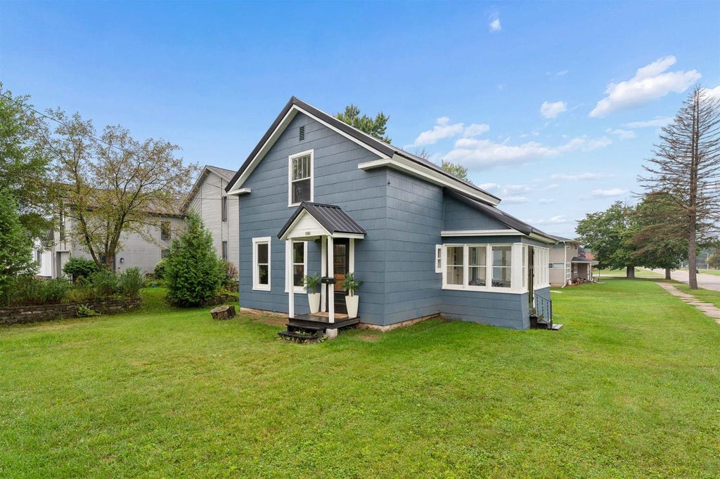 Photo of 803 Oshkosh STREET, New London, WI 54961 (MLS # 50332359)