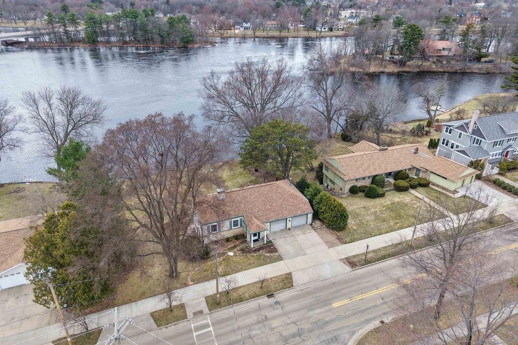 Photo of 810 3rd Street South, Wisconsin Rapids, WI 54494 (MLS # 22601363)