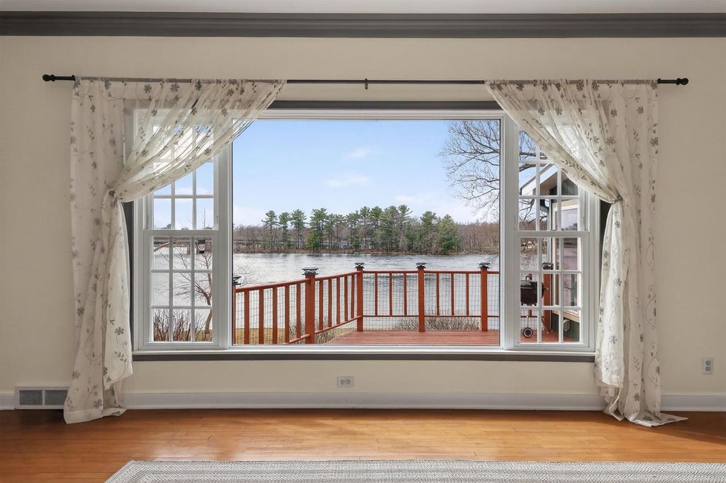 Photo of 810 3rd Street South, Wisconsin Rapids, WI 54494 (MLS # 22601363)
