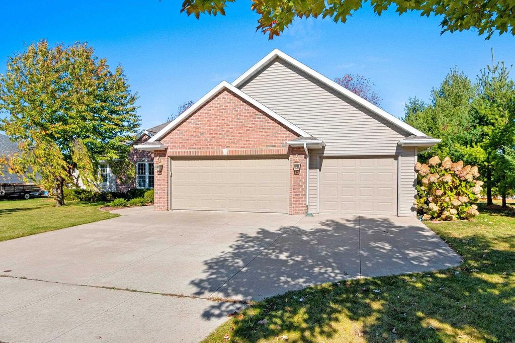 Photo of 3353 Sitka STREET, Green Bay, WI 54311 (MLS # 50317047)