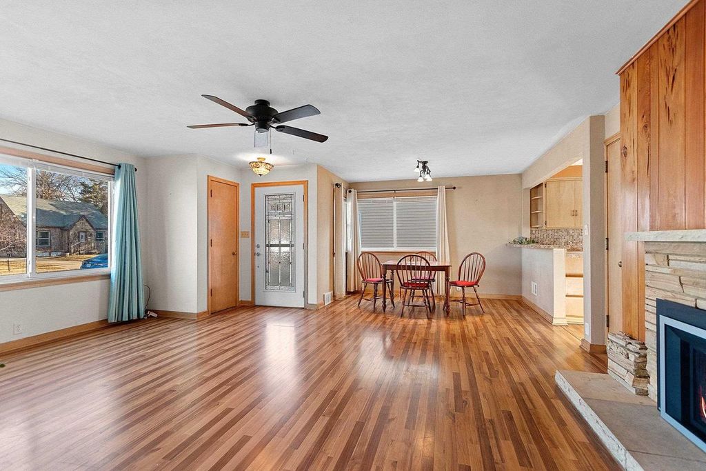 Photo of 138 Hazel STREET, Neenah, WI 54956 (MLS # 50322086)