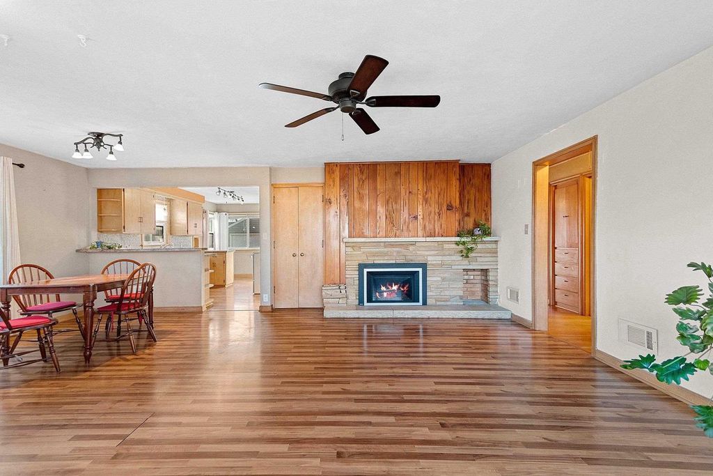 Photo of 138 Hazel STREET, Neenah, WI 54956 (MLS # 50322086)