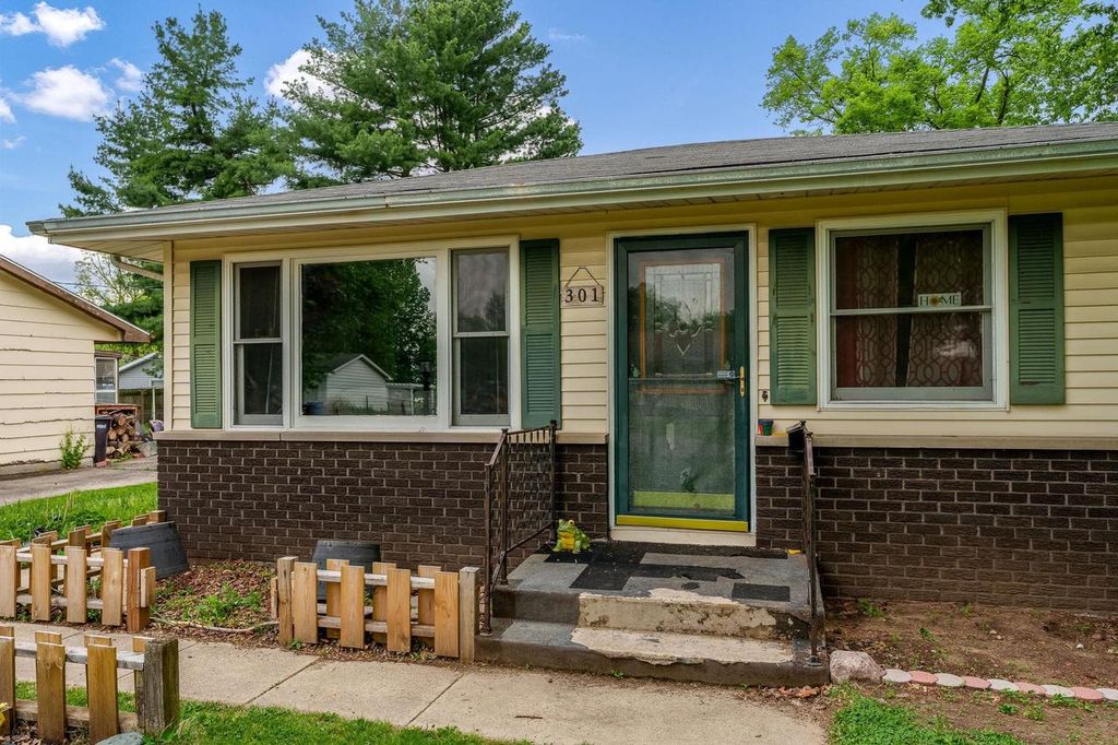 Photo of 301 E 8th AVENUE, Brodhead, WI 53520 (MLS # 2023587)