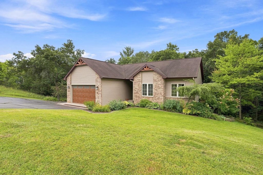 Photo of E9265 Pebblebeach DRIVE, Wisconsin Dells, WI 53965 (MLS # 2029003)