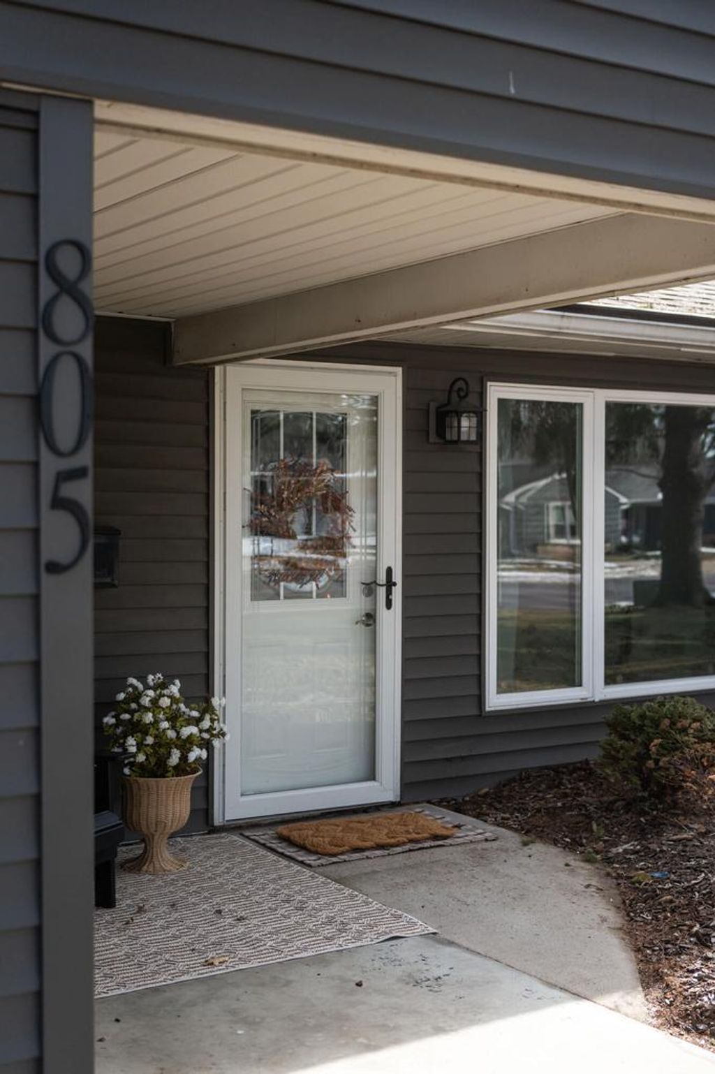 Photo of 805 N Oakwood AVENUE, Oconomowoc, WI 53066 (MLS # 1950594)