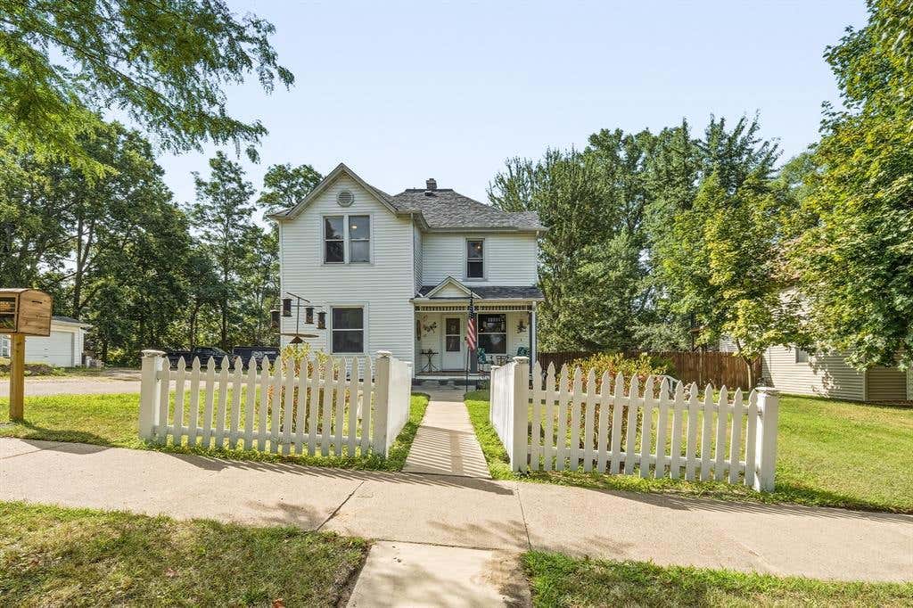 Photo of 1551 E Madison STREET, Eau Claire, WI 54703 (MLS # 1604339)