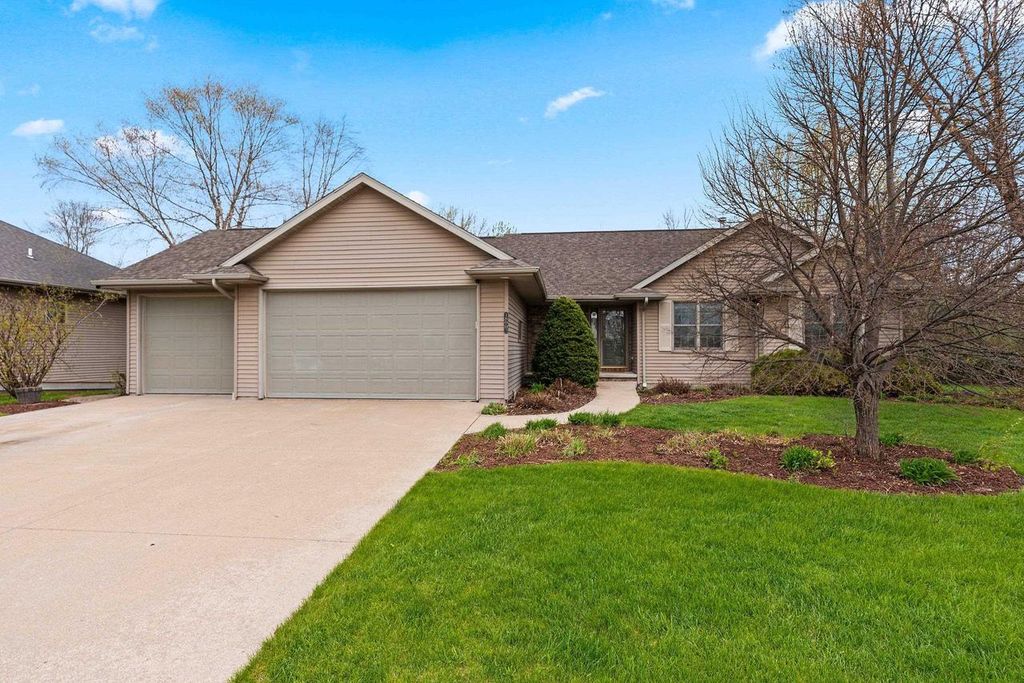 Photo of 1890 White Wolf LANE, Kaukauna, WI 54130 (MLS # 50324473)