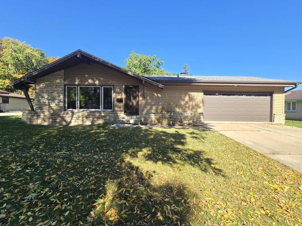 Photo of 1824 W Clayton Crest AVENUE, Milwaukee, WI 53221 (MLS # 1985667)