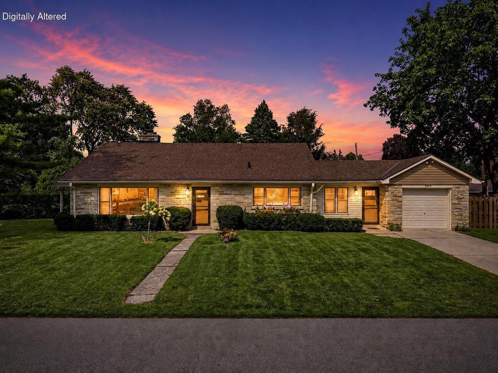 Photo of 5644 N Paradise LANE, Glendale, WI 53209 (MLS # 1978712)