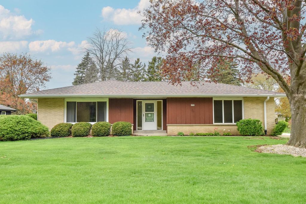 Photo of 2789 Hillcrest DRIVE, Hartford, WI 53027 (MLS # 1960472)