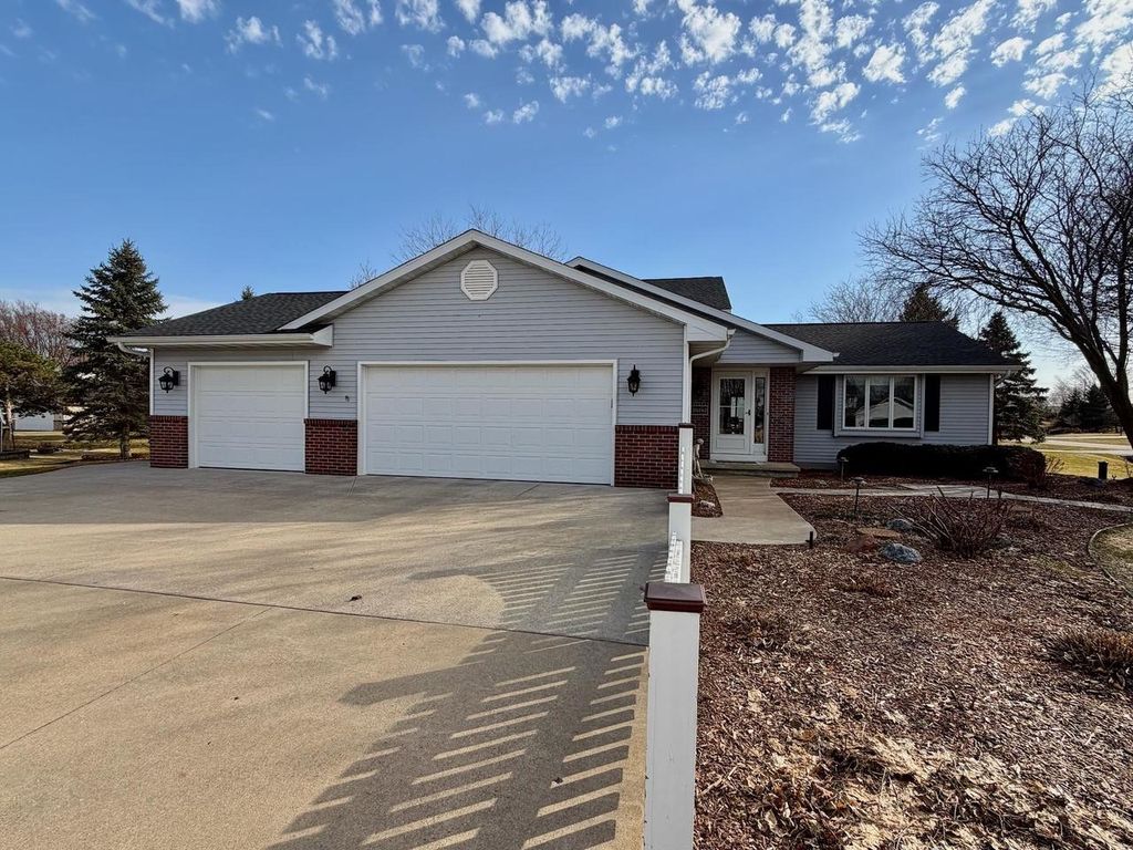 Photo of N1340 Westgreen DRIVE, Greenville, WI 54942 (MLS # 50322067)