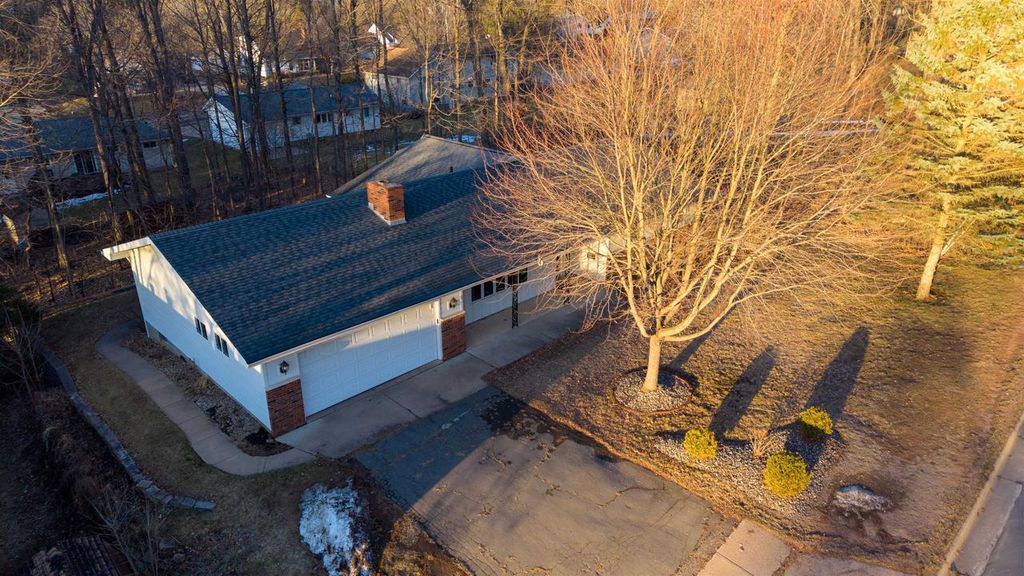 Photo of 904 Winton STREET, Wausau, WI 54403 (MLS # 22600972)