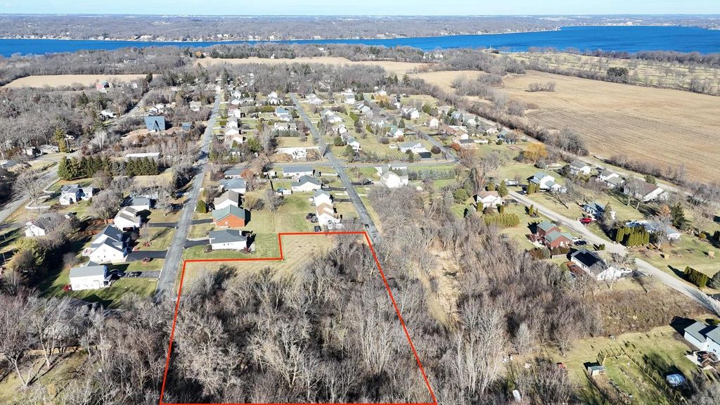 Photo of Lt9, 11-16 Williams PLACE #Blk 6, Lake Geneva, WI 53147 (MLS # 1947974)