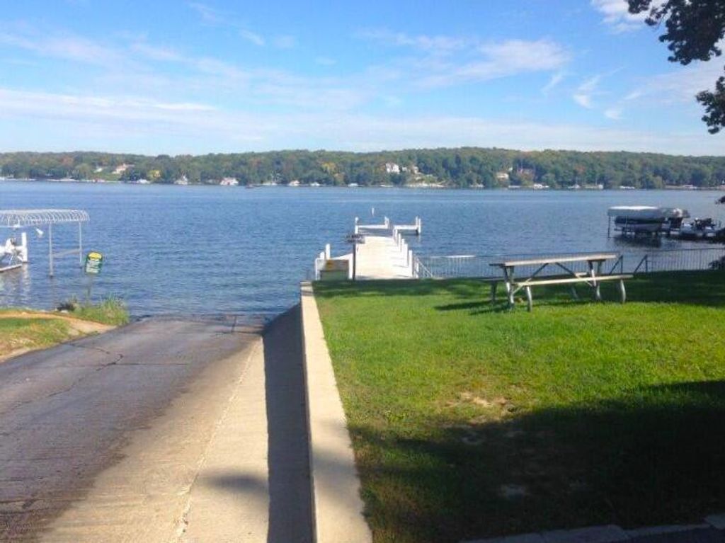 Photo of Lt9, 11-16 Williams PLACE #Blk 6, Lake Geneva, WI 53147 (MLS # 1947974)