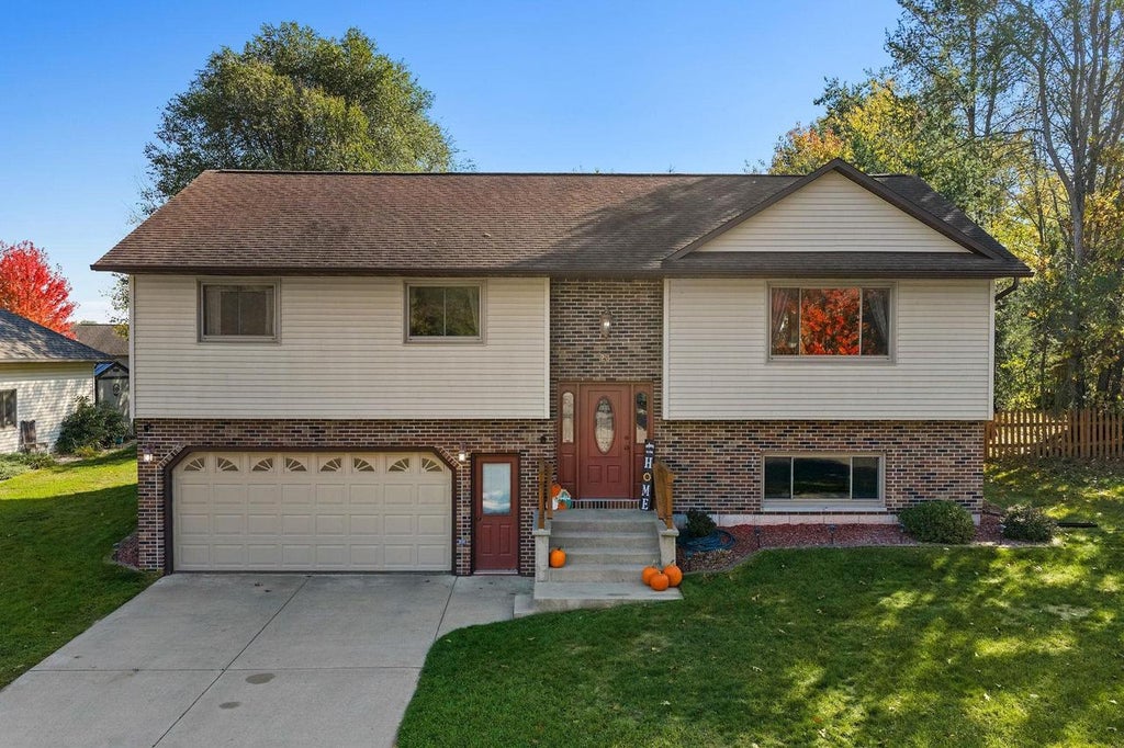 Photo of 23 Barbara Ann DRIVE, Reedsburg, WI 53959 (MLS # 2035335)