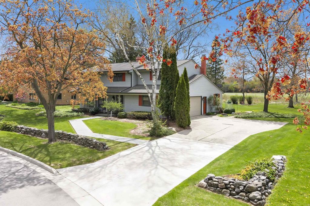 Photo of 341 Roselawn BOULEVARD, Green Bay, WI 54301 (MLS # 50325174)