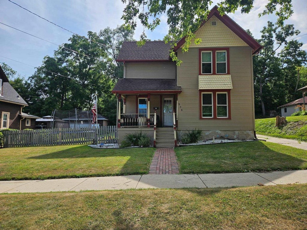 Photo of 505 S Garfield AVENUE, Janesville, WI 53545 (MLS # 2028820)