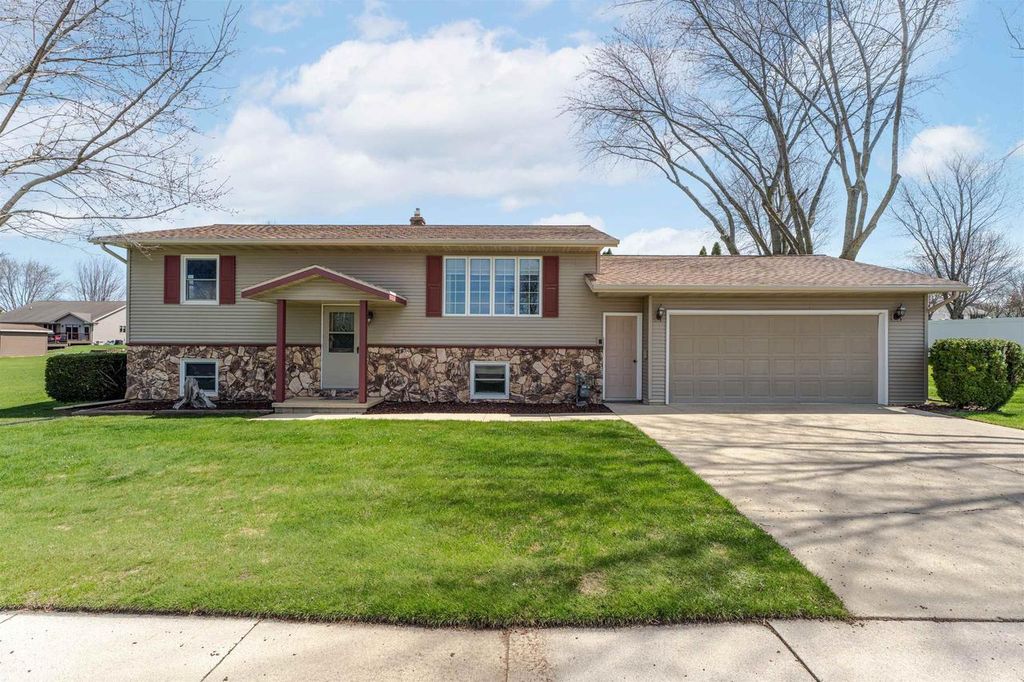 Photo of 722 Diane STREET, Chilton, WI 53014 (MLS # 50324176)