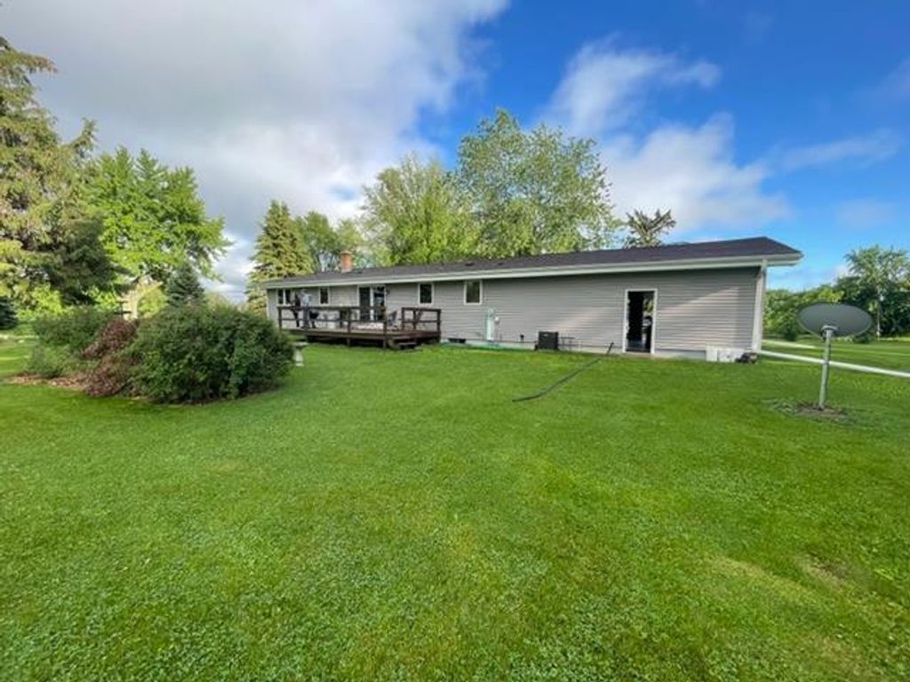 Photo of 1326 North AVENUE, Sheboygan, WI 53083 (MLS # 1945071)