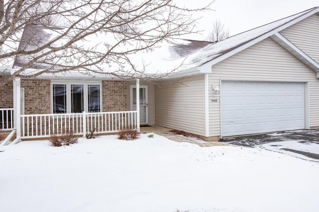 Photo of 486 Wyldewood DRIVE #B, Oshkosh, WI 54904 (MLS # 50322330)