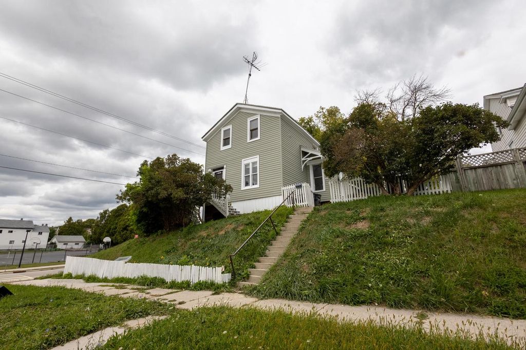 Photo of 1236 St Clair AVENUE, Sheboygan, WI 53081 (MLS # 1934619)