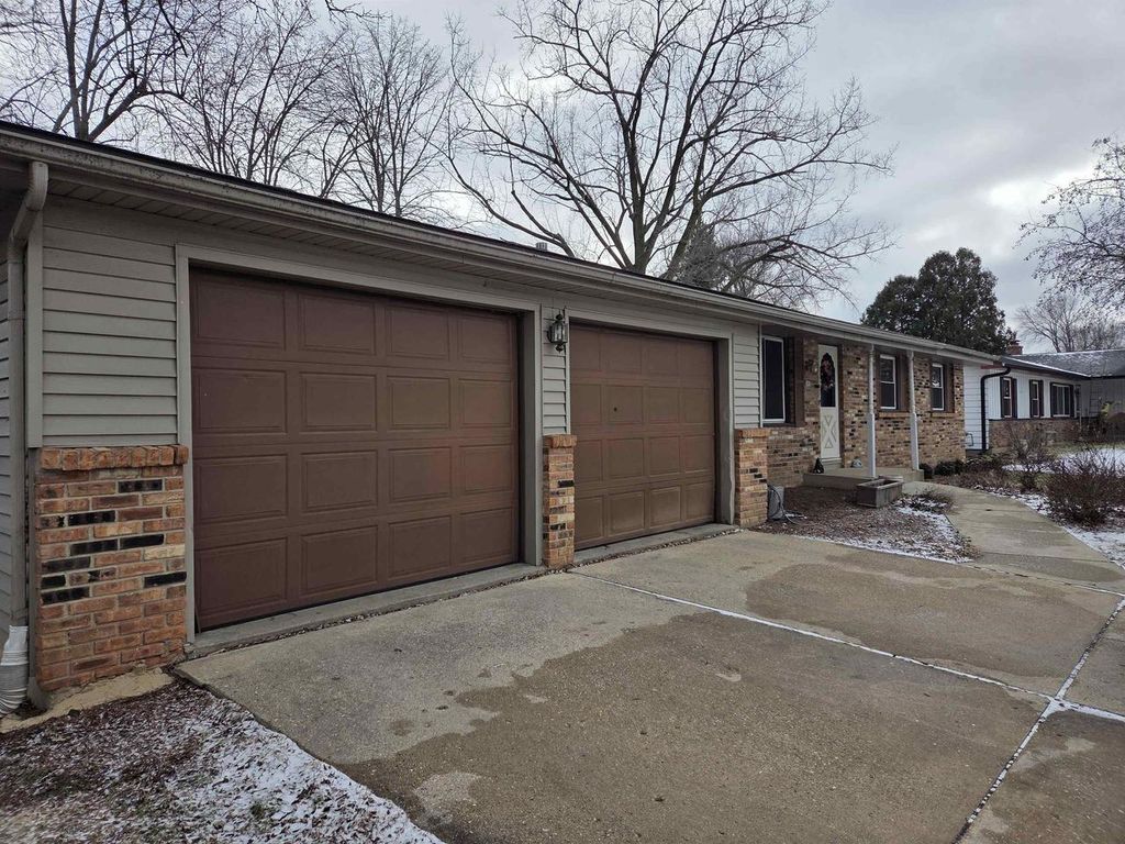 Photo of 385 S Woodland DRIVE, Whitewater, WI 53190 (MLS # 2014685)