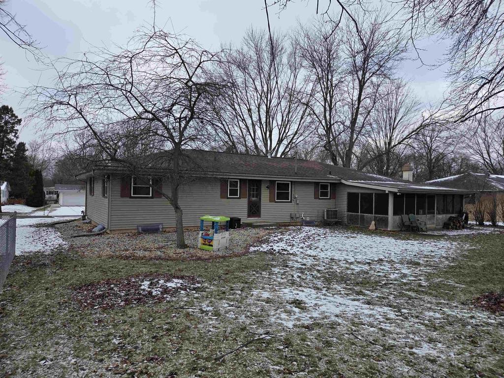 Photo of 385 S Woodland DRIVE, Whitewater, WI 53190 (MLS # 2014685)