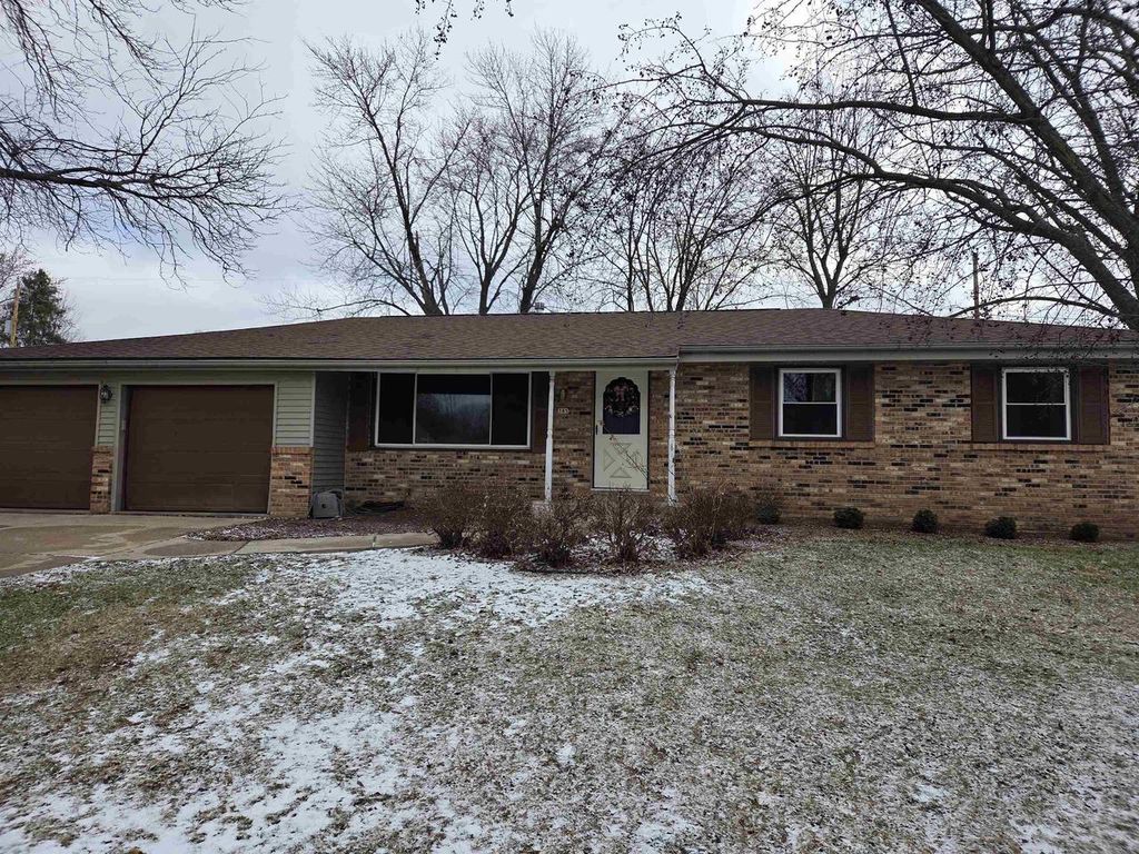 Photo of 385 S Woodland DRIVE, Whitewater, WI 53190 (MLS # 2014685)