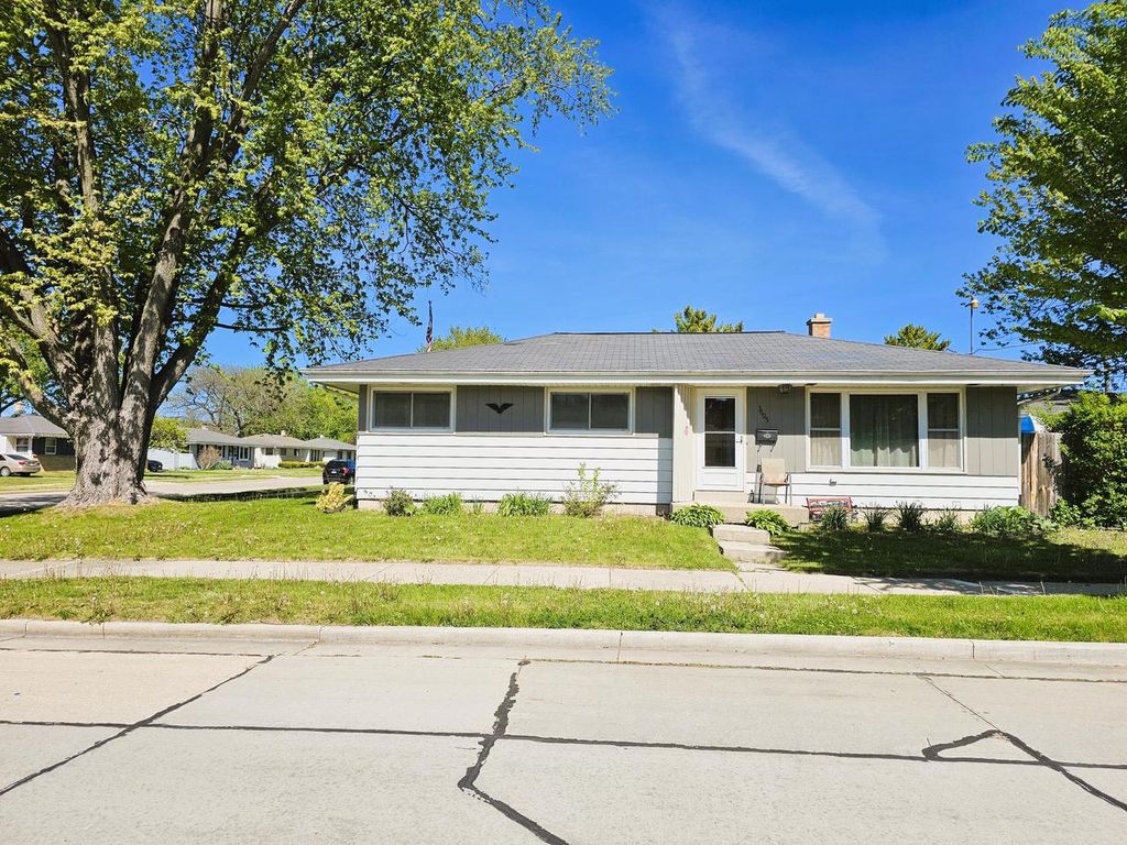 Photo of 3605 Spruce STREET, Racine, WI 53403 (MLS # 1962616)