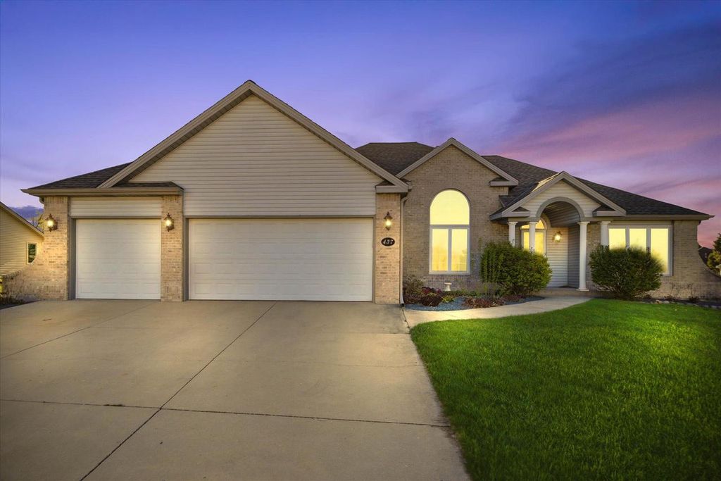 Photo of 437 Emerald Hills DRIVE, Fredonia, WI 53021 (MLS # 1961162)