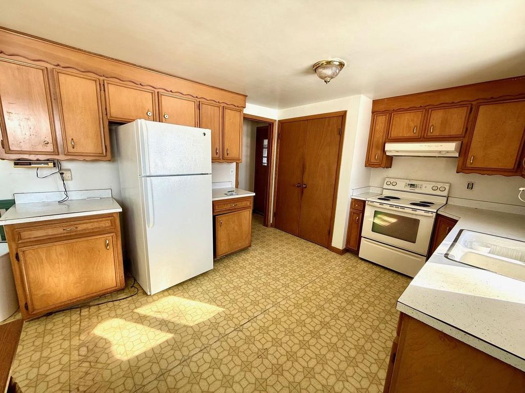 Photo of 826 Virginia DRIVE, De Pere, WI 54115 (MLS # 50321110)