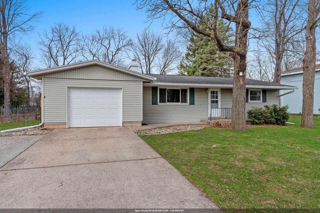 Photo of 3040 Sheldon DRIVE, Oshkosh, WI 54904 (MLS # 50323774)