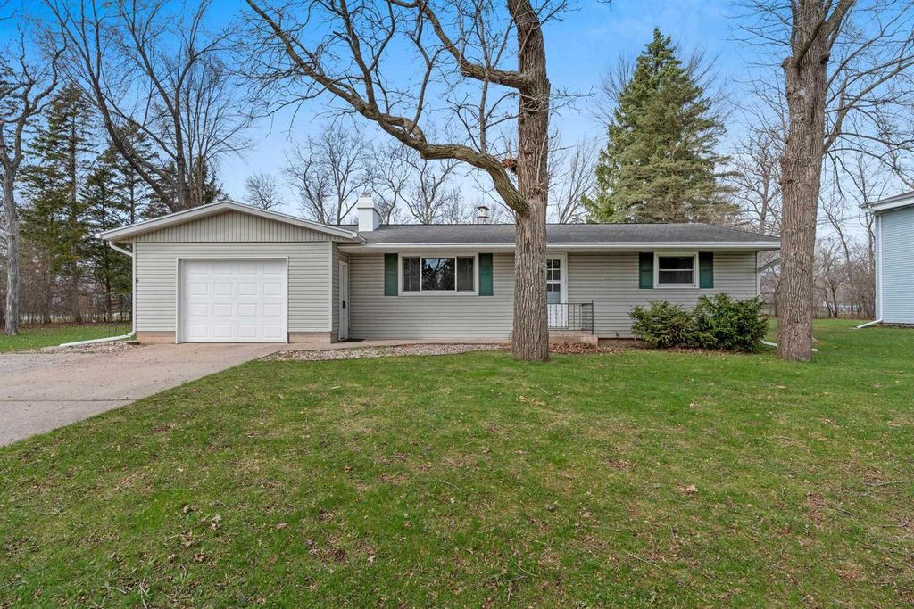 Photo of 3040 Sheldon DRIVE, Oshkosh, WI 54904 (MLS # 50323774)