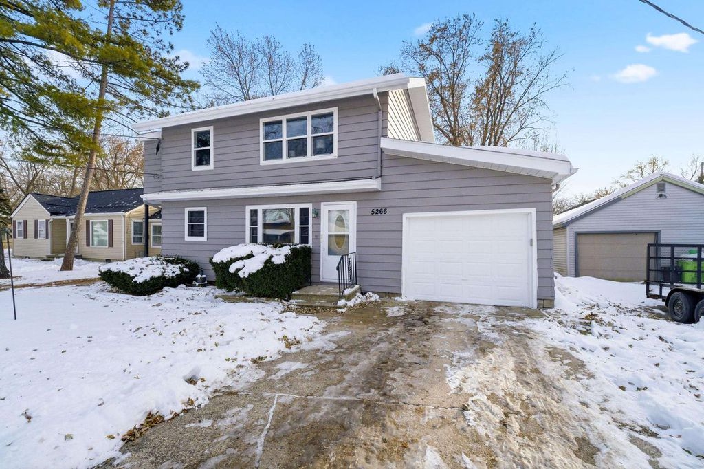 Photo of W5266 Bechaud Beach DRIVE, Fond Du Lac, WI 54935 (MLS # 50317798)