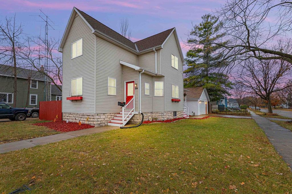 Photo of 194 N Park AVENUE, Fond Du Lac, WI 54935 (MLS # 50318447)