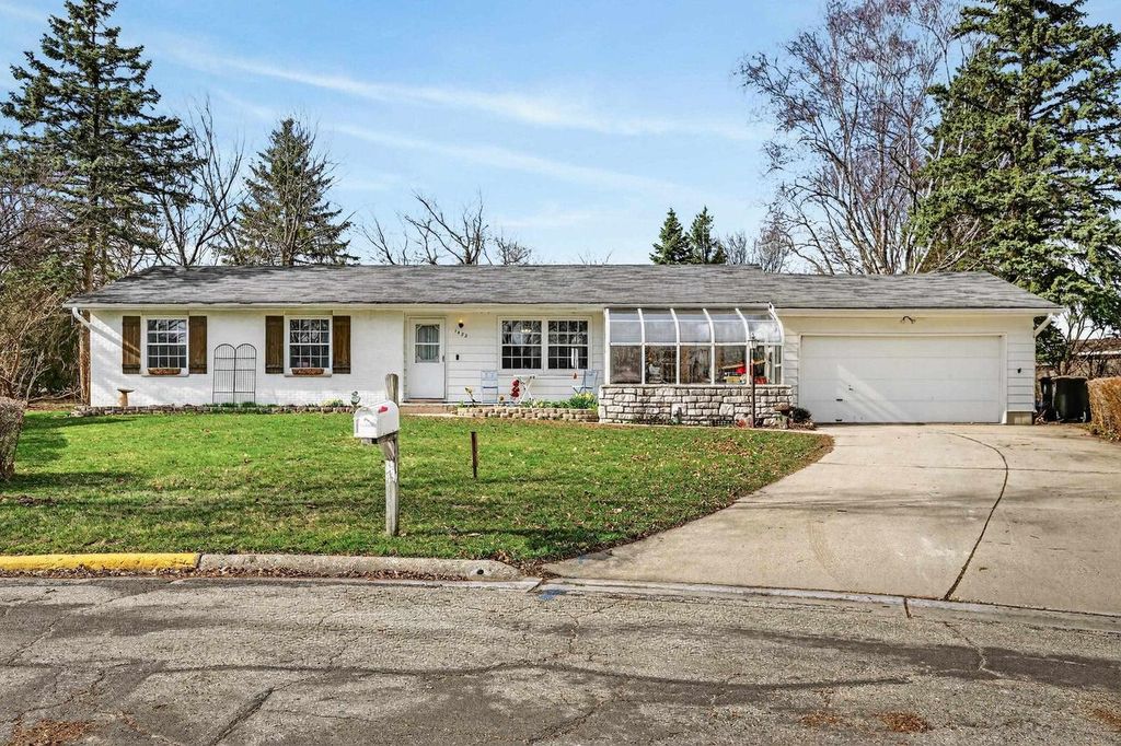 Photo of 1422 Diamond COURT, Sun Prairie, WI 53590 (MLS # 2019265)