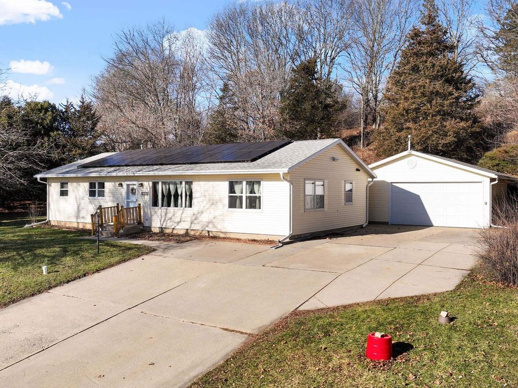 Photo of 5840 Madsen CIRCLE, Oregon, WI 53575 (MLS # 2014899)