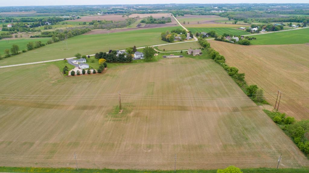 Photo of LT2 Kettle Moraine ROAD, Hartford, WI 53027 (MLS # 1951045)