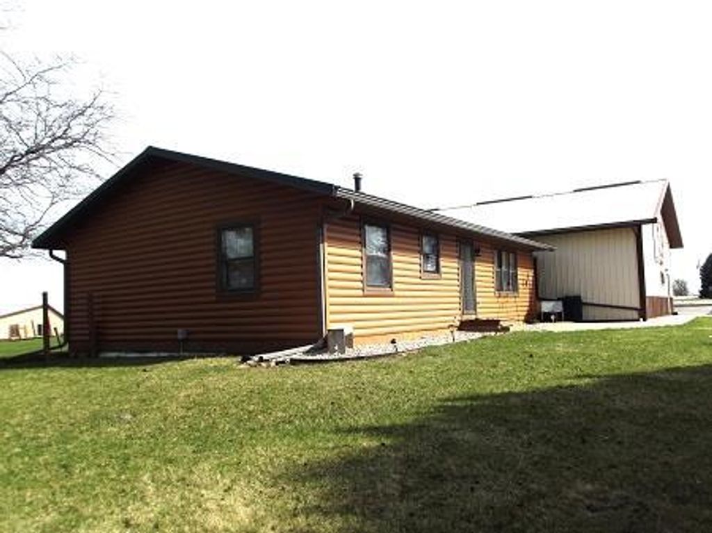 Photo of 1358 Cunty Rd BH ROAD, Highland, WI 53543 (MLS # 2020371)