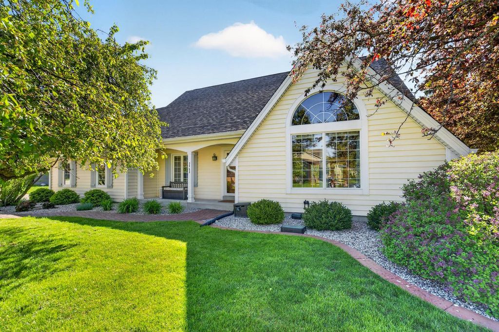 Photo of 3953 S Victoria COURT, New Berlin, WI 53151 (MLS # 1962133)