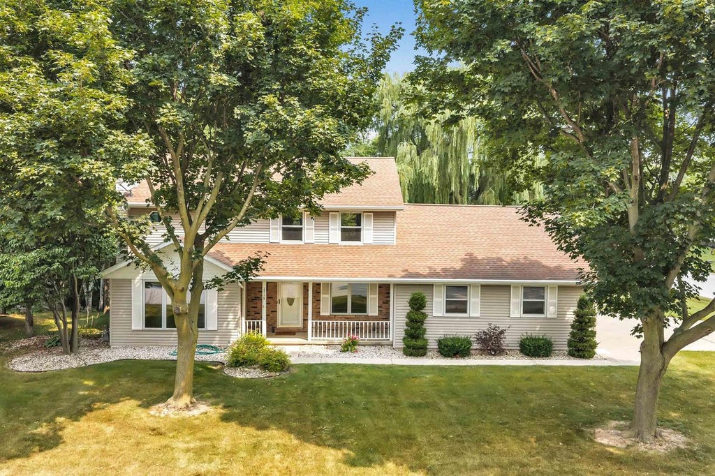Photo of 2719 Woodland Hills COURT, Green Bay, WI 54311 (MLS # 50330757)