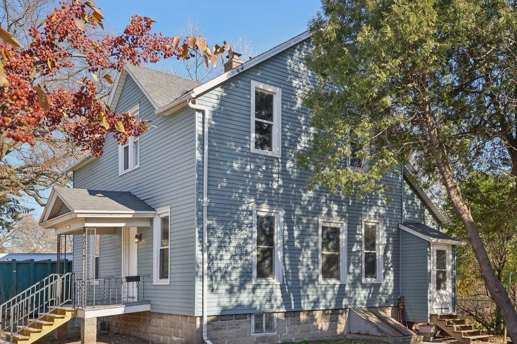 Photo of 1116 Nebraska STREET, Oshkosh, WI 54902 (MLS # 1943313)